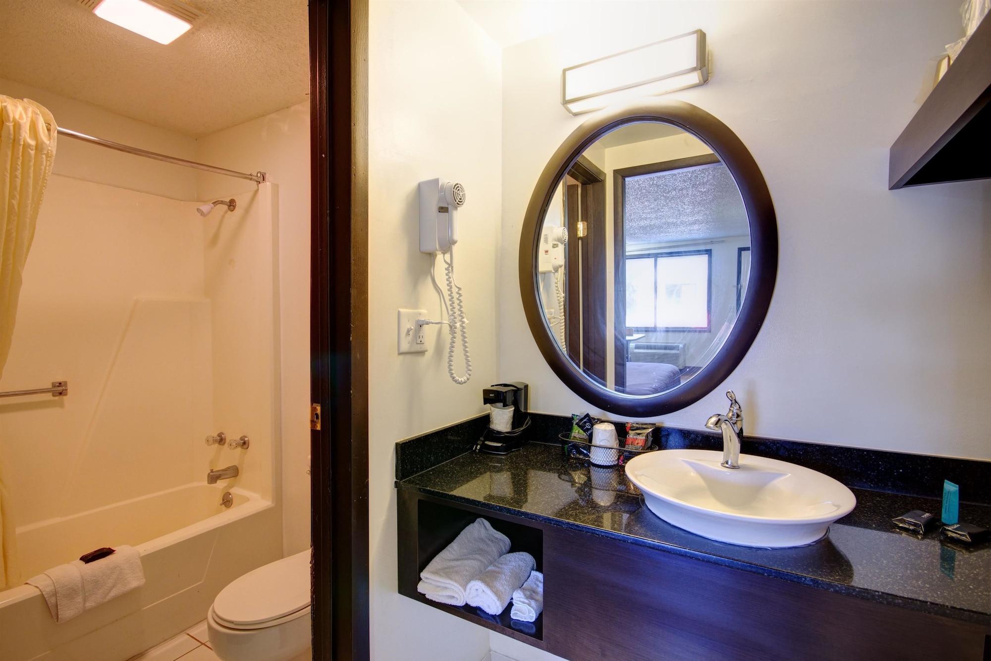 Americas Best Value Inn Heath-Newark Exterior photo