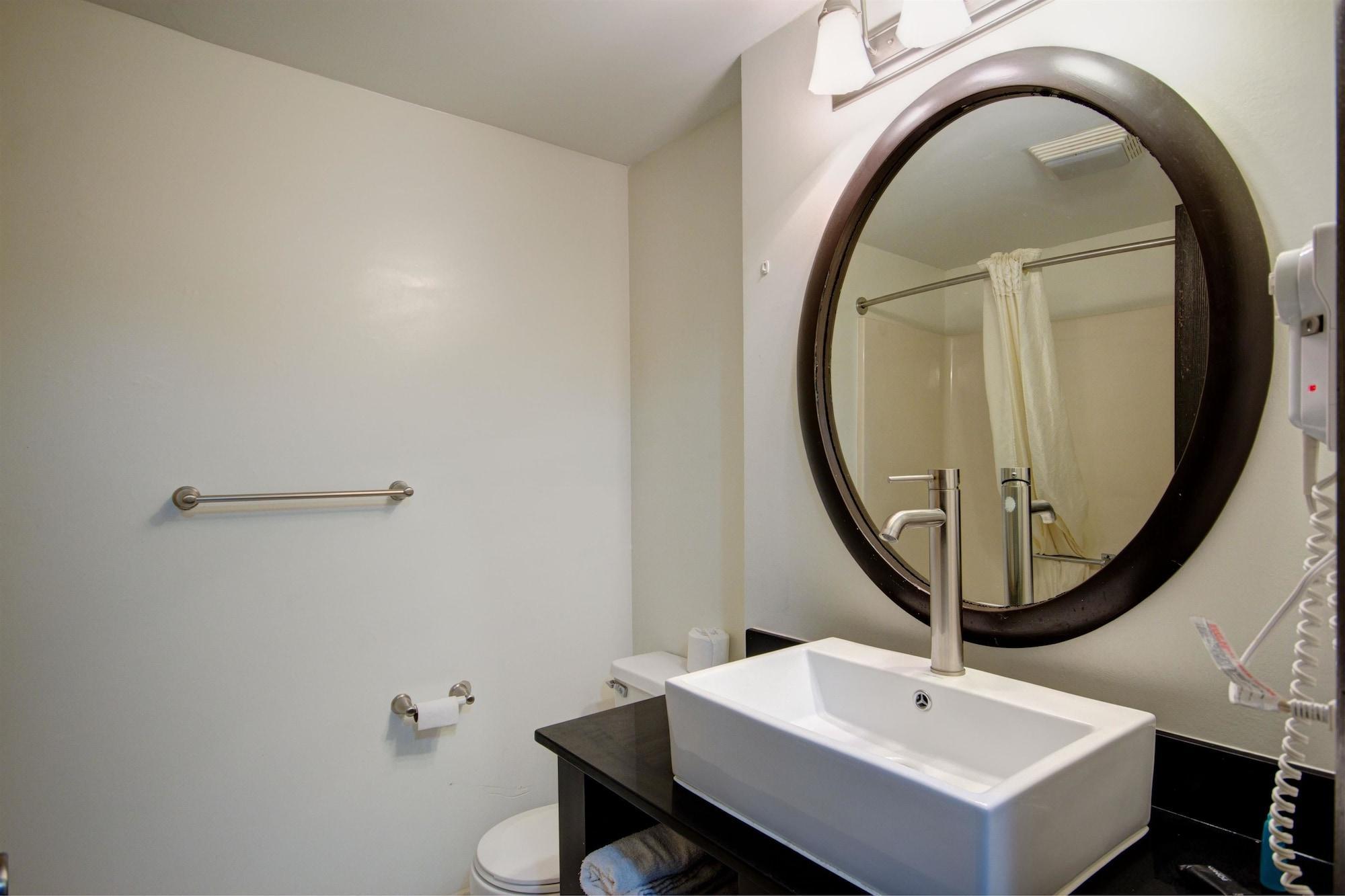 Americas Best Value Inn Heath-Newark Exterior photo