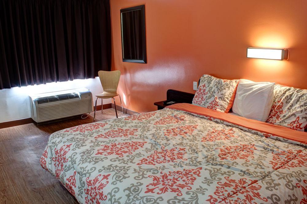 Americas Best Value Inn Heath-Newark Exterior photo