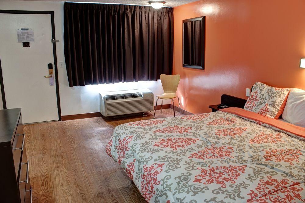 Americas Best Value Inn Heath-Newark Exterior photo