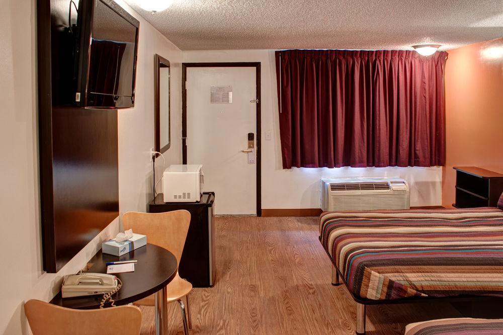 Americas Best Value Inn Heath-Newark Exterior photo