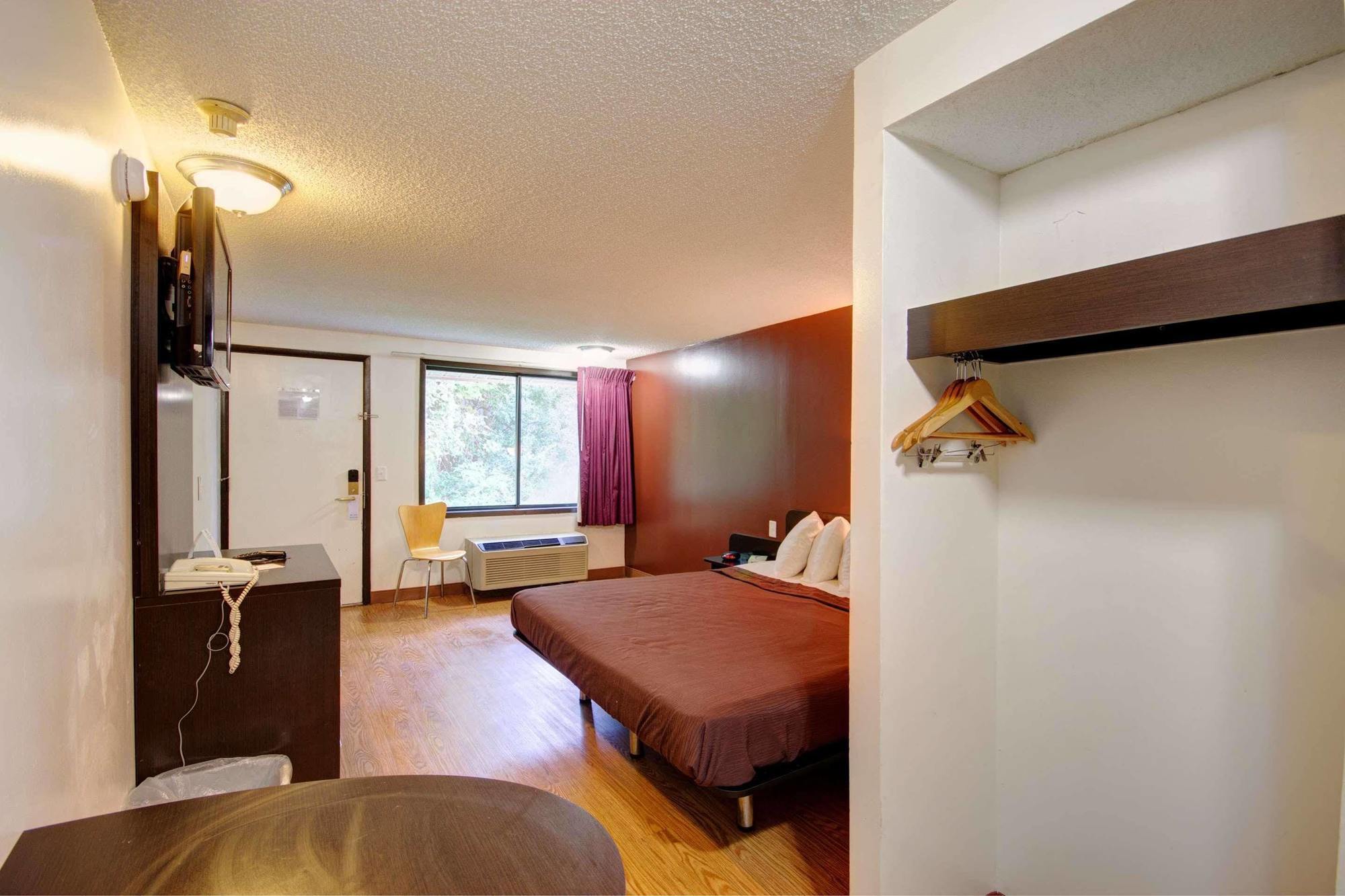 Americas Best Value Inn Heath-Newark Exterior photo